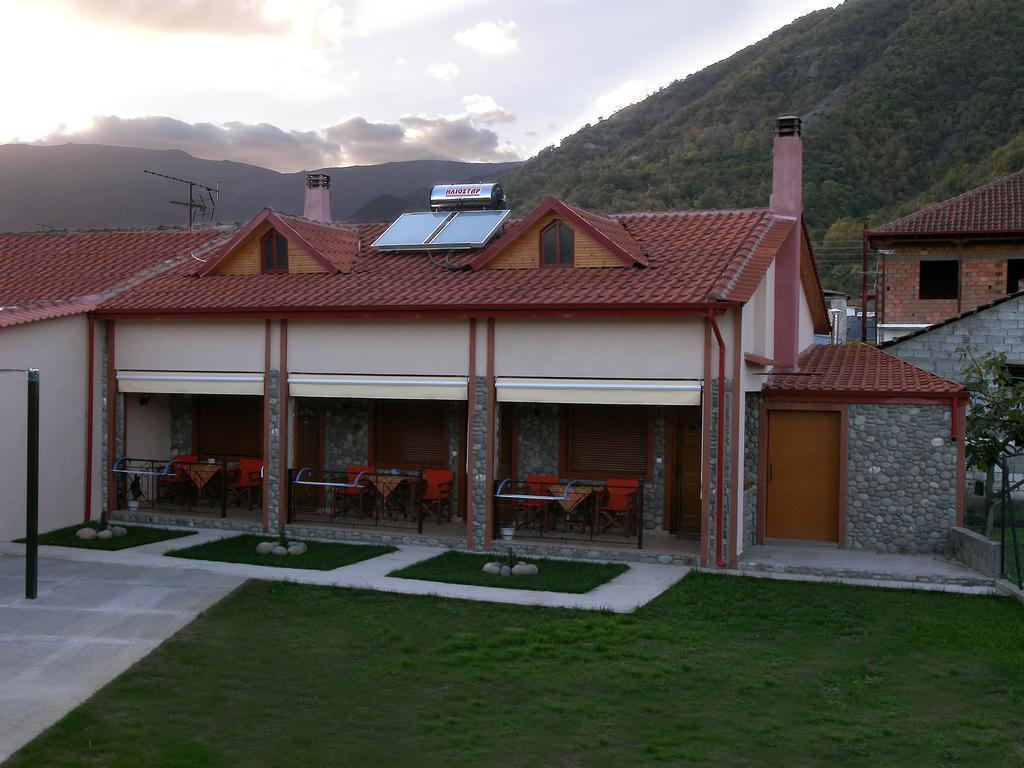 To Konaki Loutraki  Exterior photo